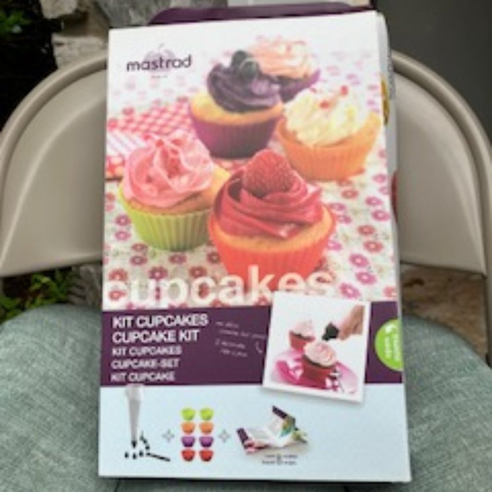 Mastrad Paris Cupcake Kit